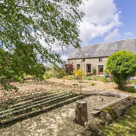Bed and Breakfast Le Jardin Des Fees Savigny-le-Vieux Exterior foto