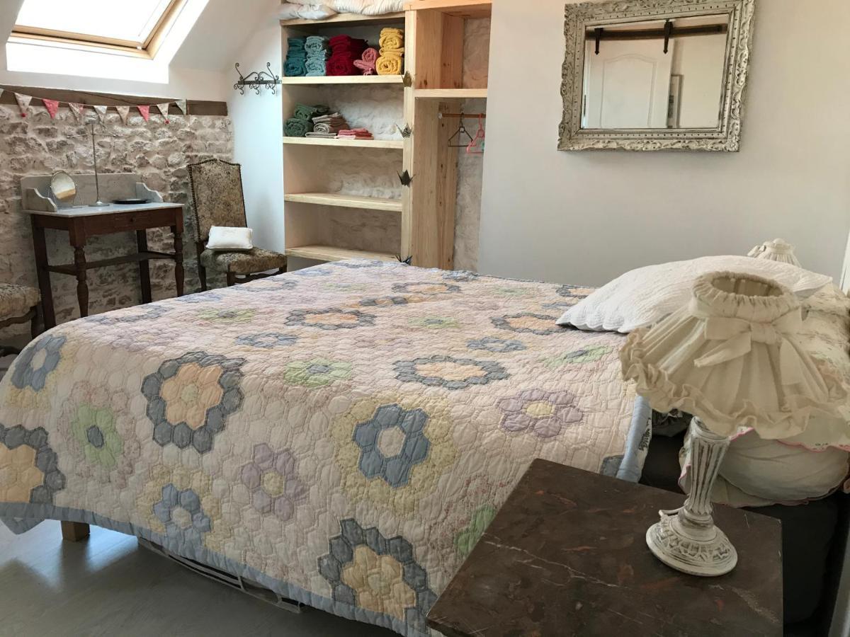 Bed and Breakfast Le Jardin Des Fees Savigny-le-Vieux Exterior foto