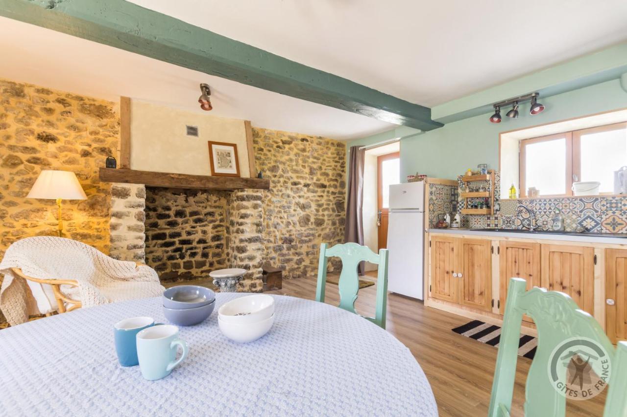 Bed and Breakfast Le Jardin Des Fees Savigny-le-Vieux Exterior foto