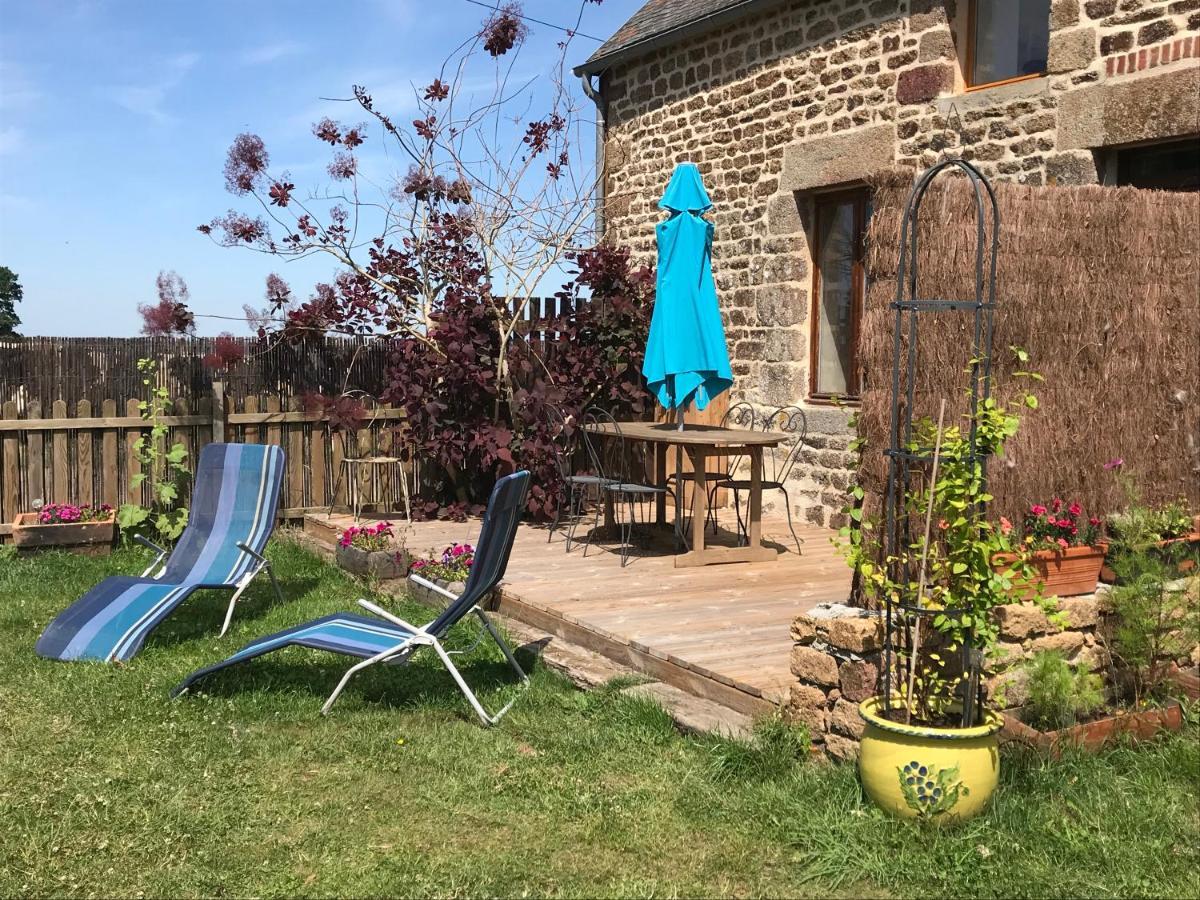 Bed and Breakfast Le Jardin Des Fees Savigny-le-Vieux Exterior foto